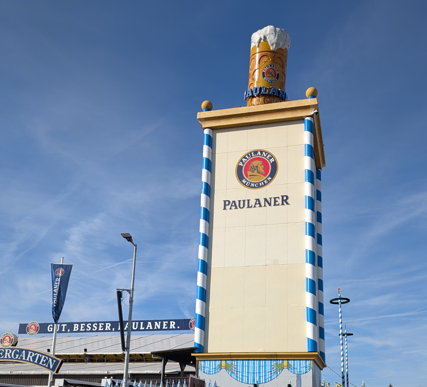 oktoberfest_paulaner_festzelt